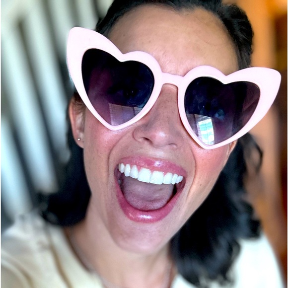 Meet your Posher, Rachel - Picture 1 of 1